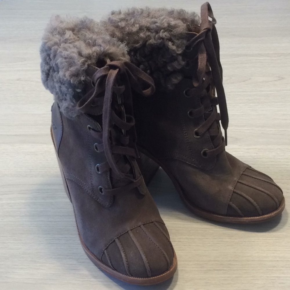 UGG Women Jaxon Brown Cuffed Shearling Bootie- 7.5 - Picture 1 of 16